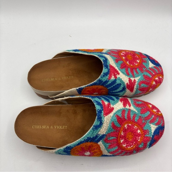 Chelsea & Violet Cleo Embroidered Ladies Clog Shoes Size 9.5 - Picture 5 of 8